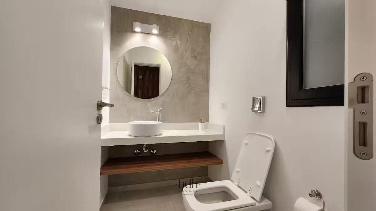 House for sale in Cañuelas Chico: 3 bedrooms, 3 bathrooms, with a furnished patio
