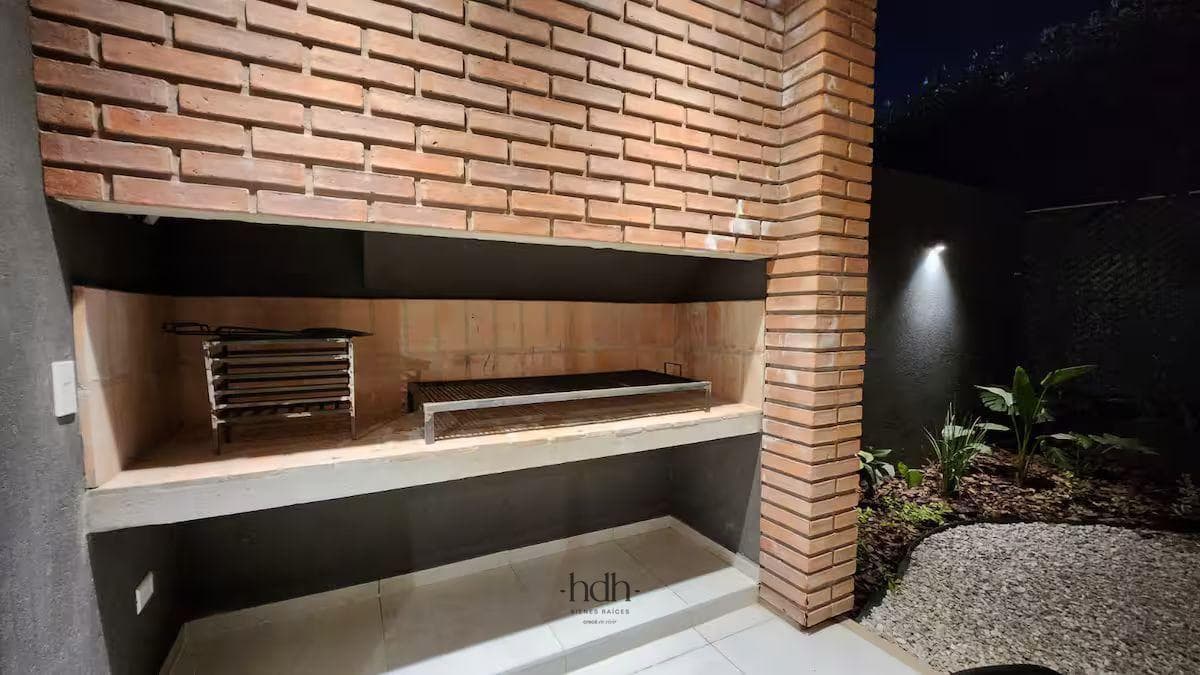 House for sale in Cañuelas Chico: 3 bedrooms, 3 bathrooms, with a furnished patio