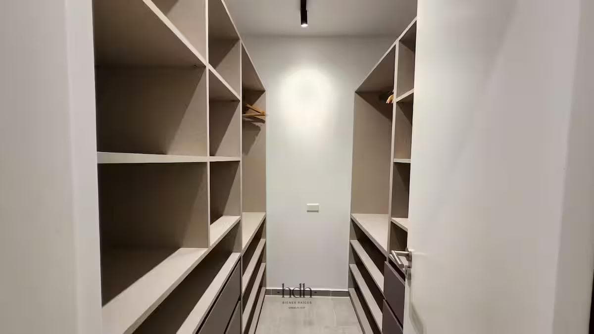 House for sale in Cañuelas Chico: 3 bedrooms, 3 bathrooms, with a furnished patio