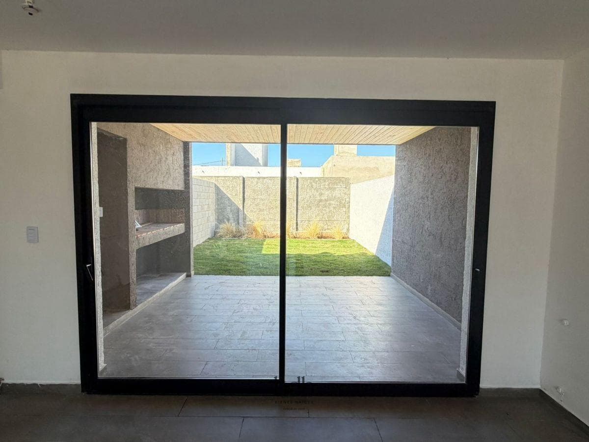 House for sale: 2 bedrooms, 2 bathrooms, with 24-hour security, Docta Boulevard