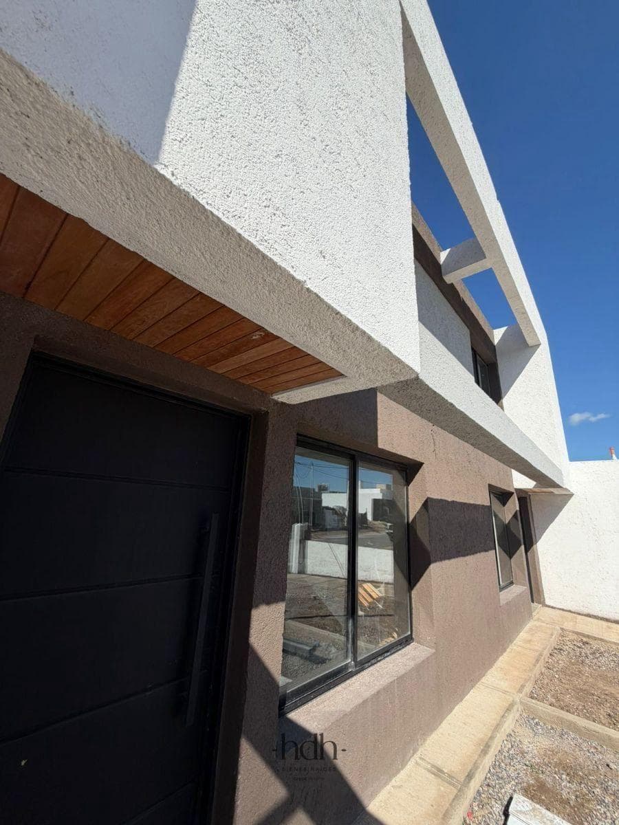House for sale: 2 bedrooms, 2 bathrooms, with 24-hour security, Docta Boulevard