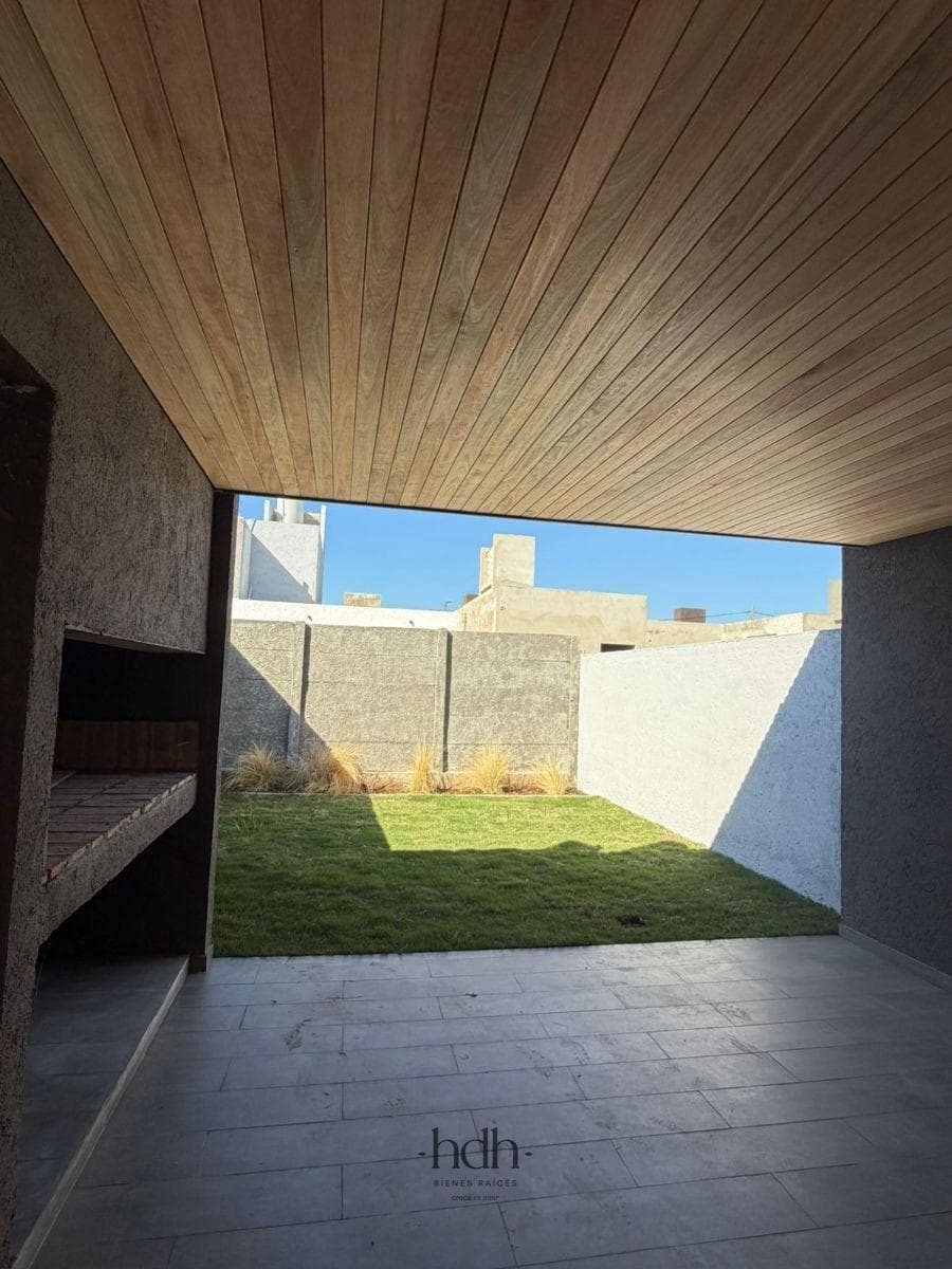 House for sale: 2 bedrooms, 2 bathrooms, with 24-hour security, Docta Boulevard