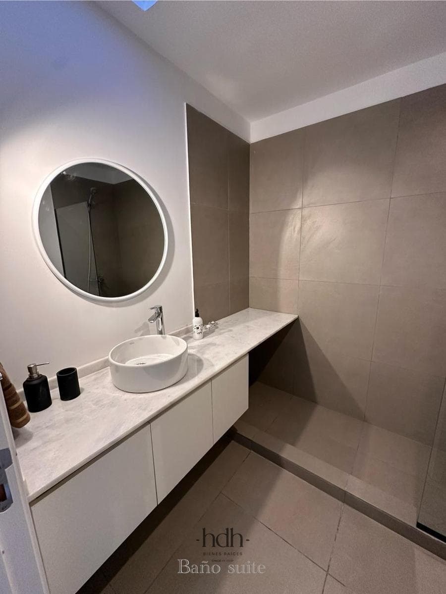 Apartment for Sale in Hoyo 5: 2 bedrooms, 2 bathrooms, furnished