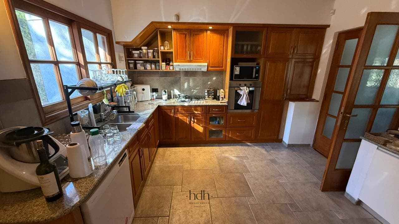 House for Rent in Jockey Club: 3 Bedrooms, with Pool and Golf Course View
