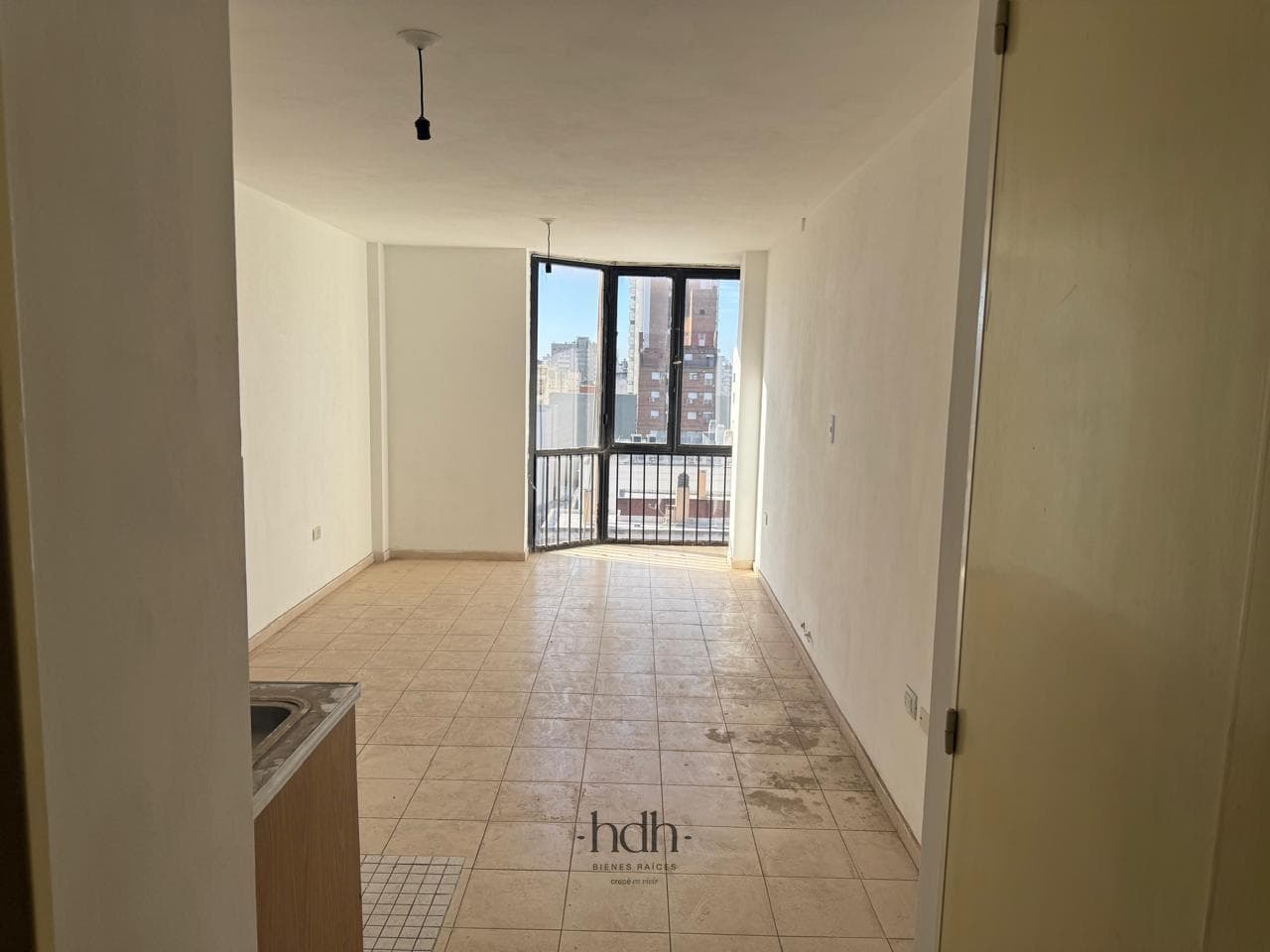 One-room apartment for sale in Downtown, 9th floor, bright and ideal for Airbnb