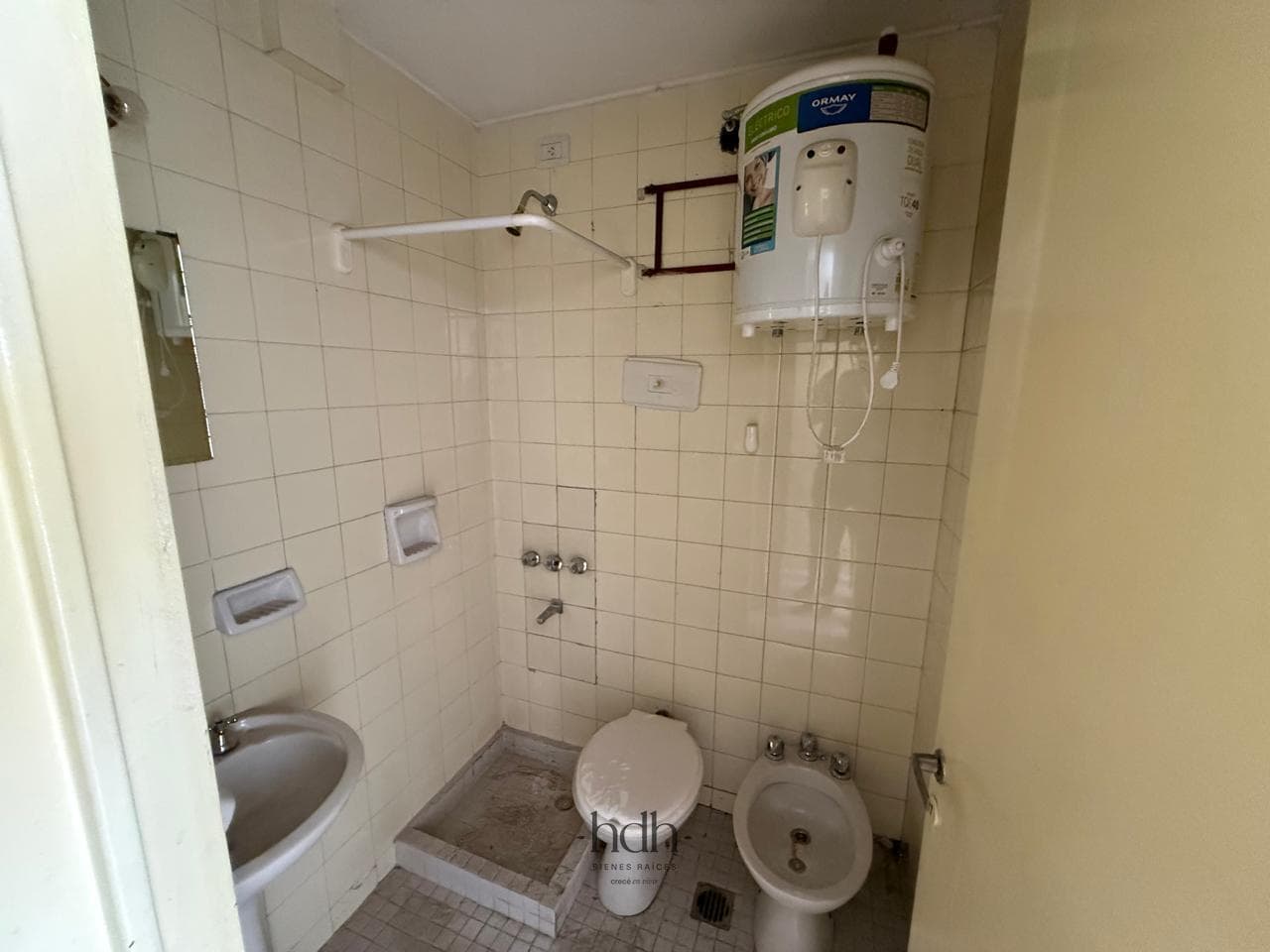 One-room apartment for sale in Downtown, 9th floor, bright and ideal for Airbnb