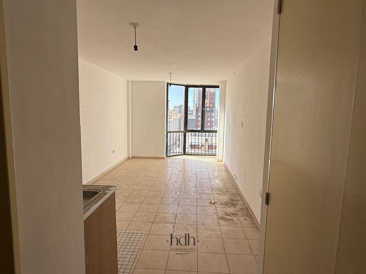 One-room apartment for sale in Downtown, 9th floor, bright and ideal for Airbnb
