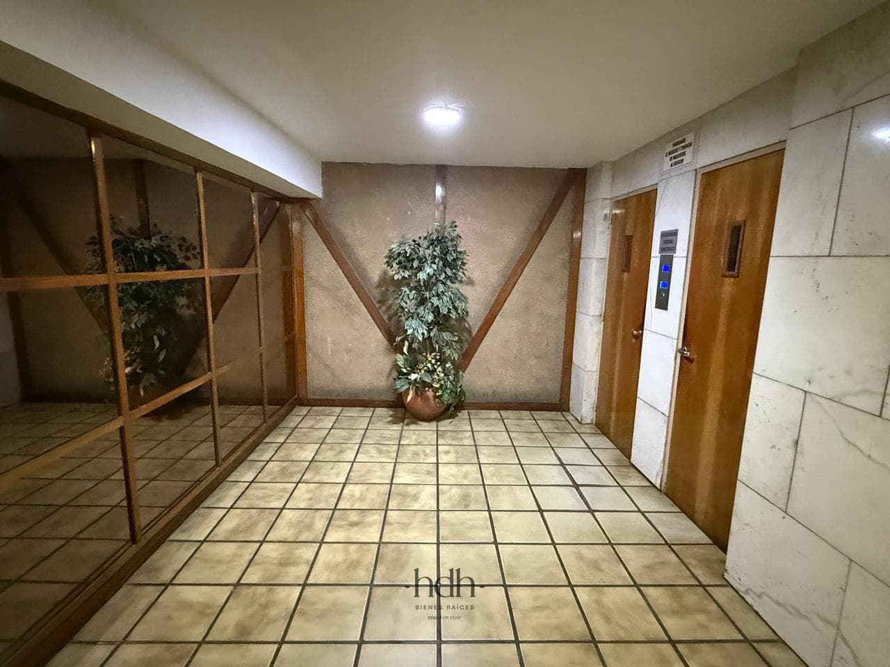 One-room apartment for sale in Downtown, 9th floor, bright and ideal for Airbnb