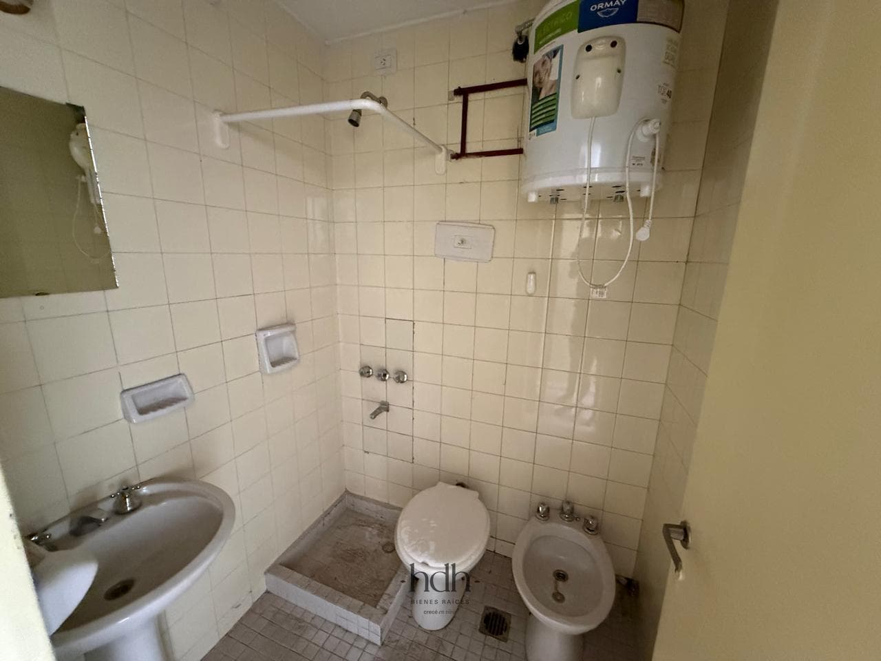 One-room apartment for sale in Downtown, 9th floor, bright and ideal for Airbnb