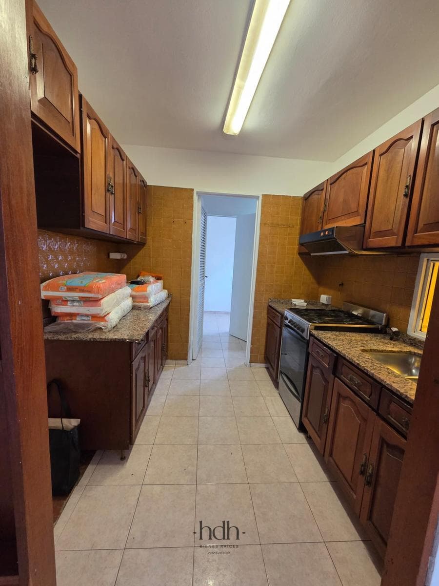 Apartment for sale in downtown: 3 bedrooms, 3 bathrooms, with central heating and 24-hour security