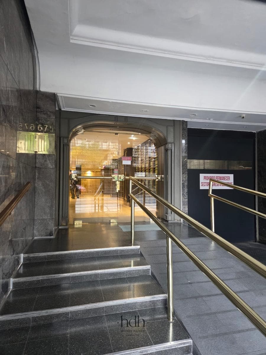 Apartment for sale in downtown: 3 bedrooms, 3 bathrooms, with central heating and 24-hour security