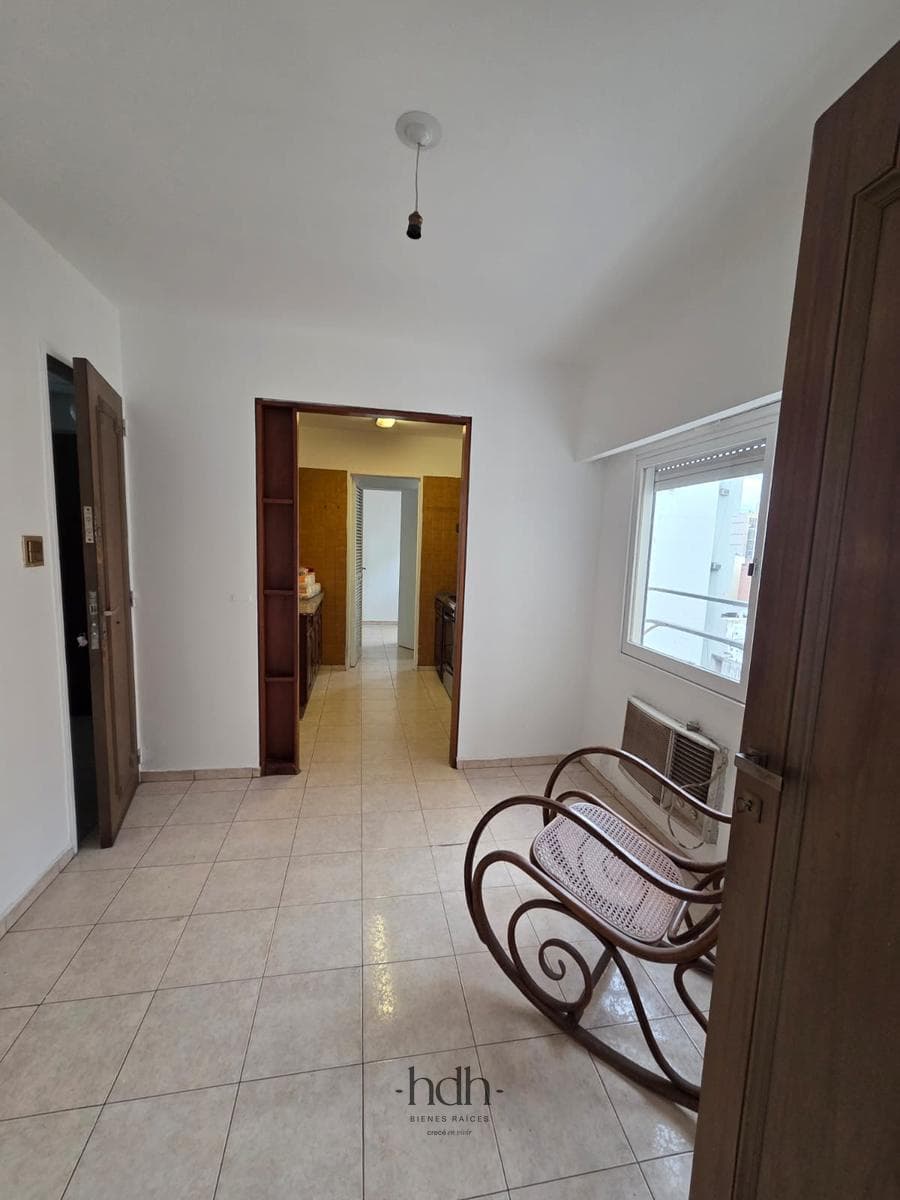 Apartment for sale in downtown: 3 bedrooms, 3 bathrooms, with central heating and 24-hour security