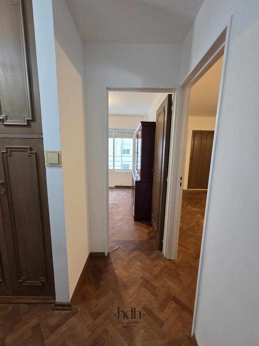 Apartment for sale in downtown: 3 bedrooms, 3 bathrooms, with central heating and 24-hour security