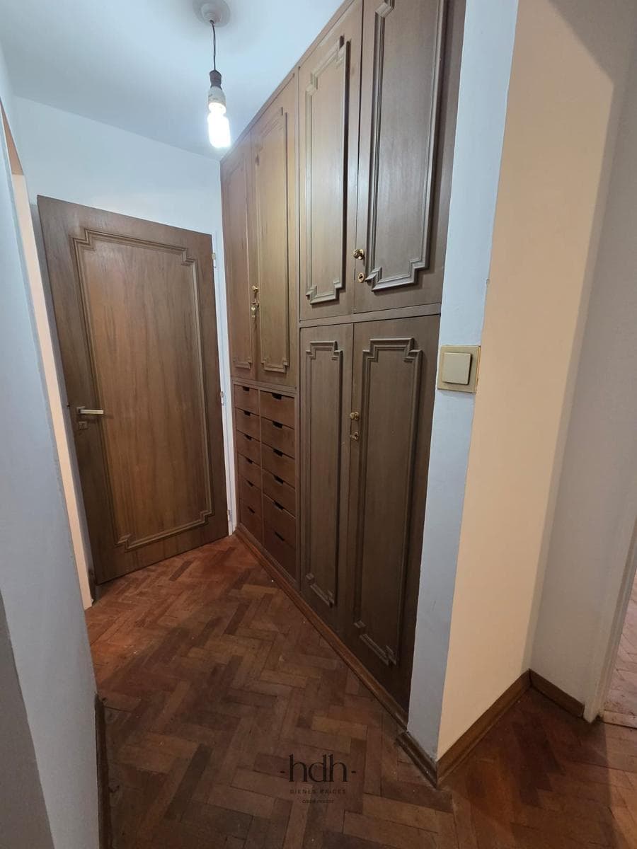 Apartment for sale in downtown: 3 bedrooms, 3 bathrooms, with central heating and 24-hour security