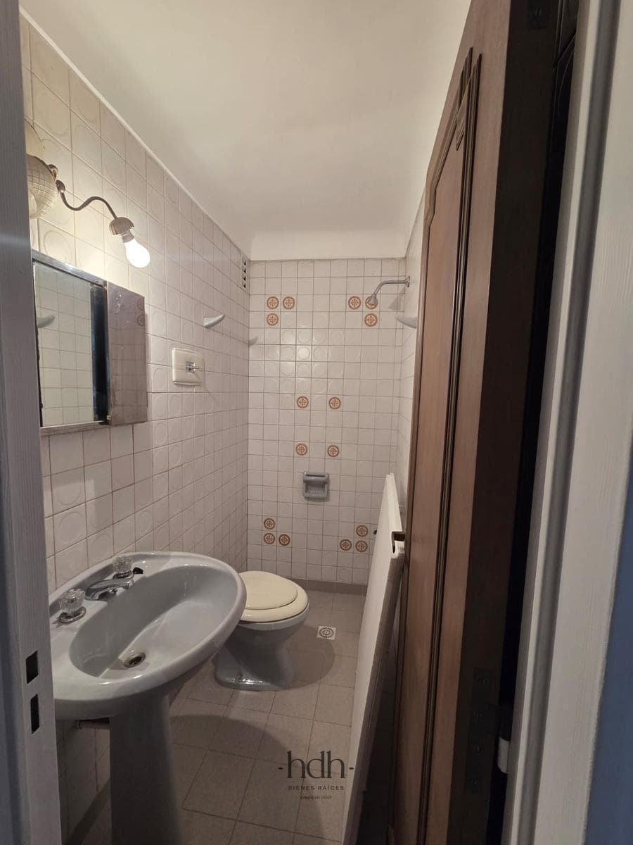 Apartment for sale in downtown: 3 bedrooms, 3 bathrooms, with central heating and 24-hour security
