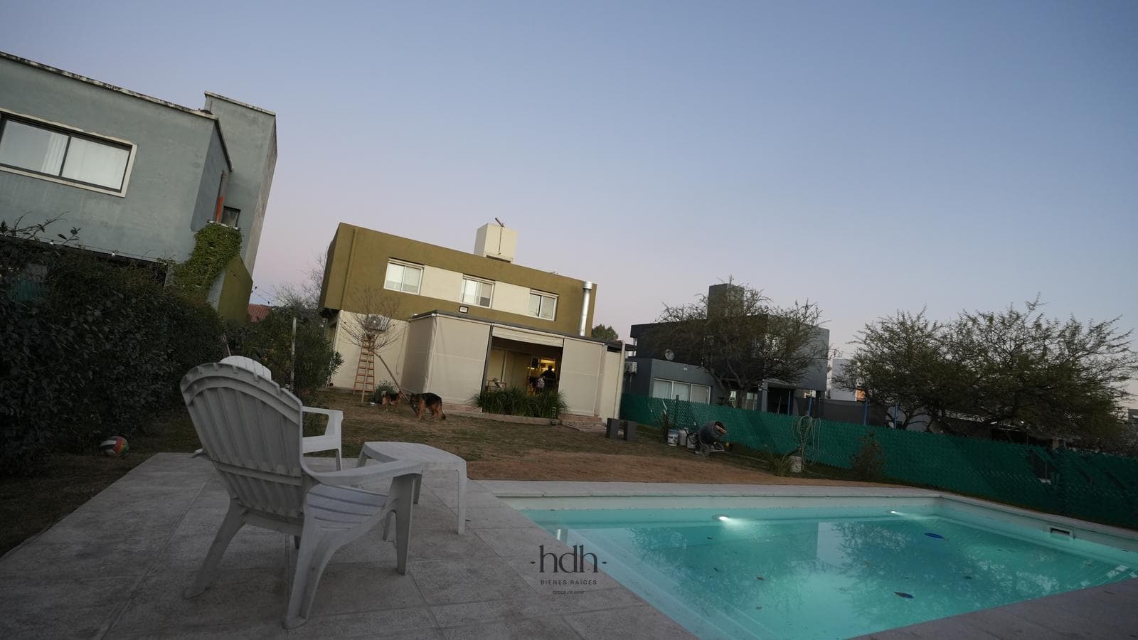 House for sale: 3 bedrooms, 2 bathrooms, pool, 24-hour security