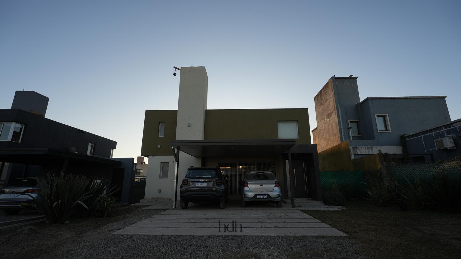 House for sale: 3 bedrooms, 2 bathrooms, pool, 24-hour security