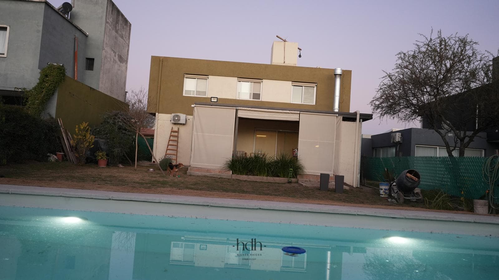 House for sale: 3 bedrooms, 2 bathrooms, pool, 24-hour security