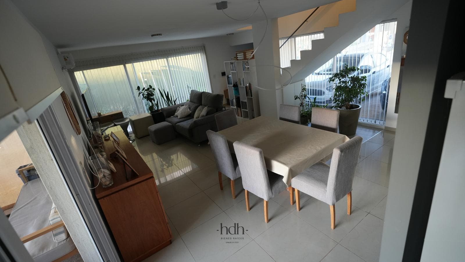 House for sale: 3 bedrooms, 2 bathrooms, pool, 24-hour security
