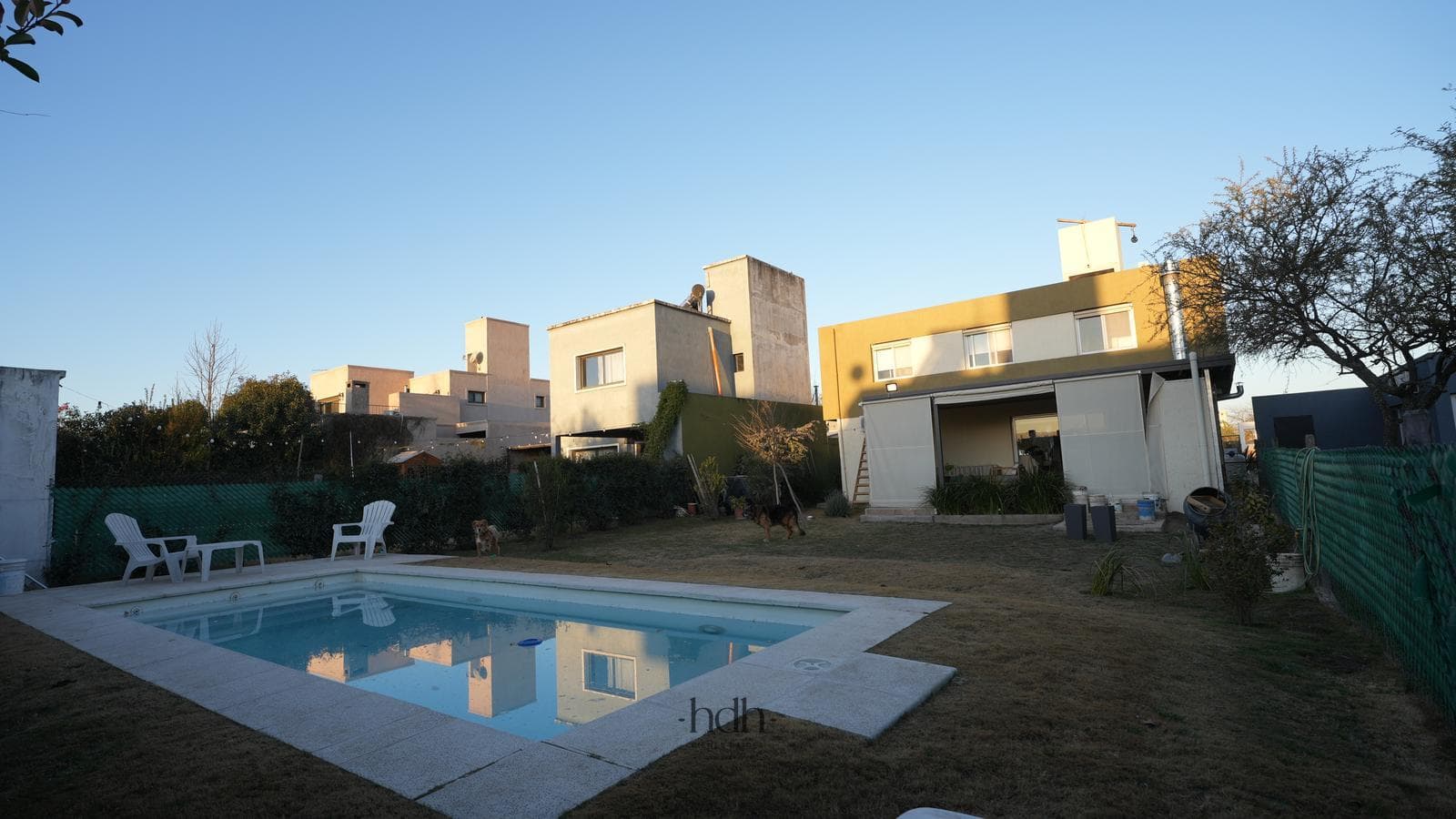 House for sale: 3 bedrooms, 2 bathrooms, pool, 24-hour security