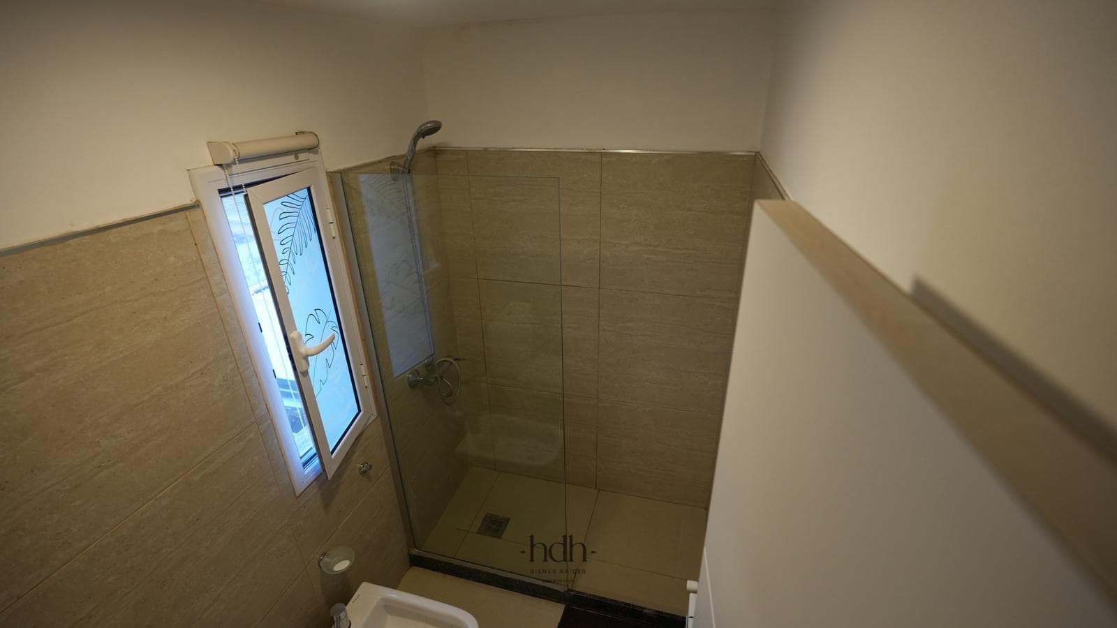 House for sale: 3 bedrooms, 2 bathrooms, pool, 24-hour security