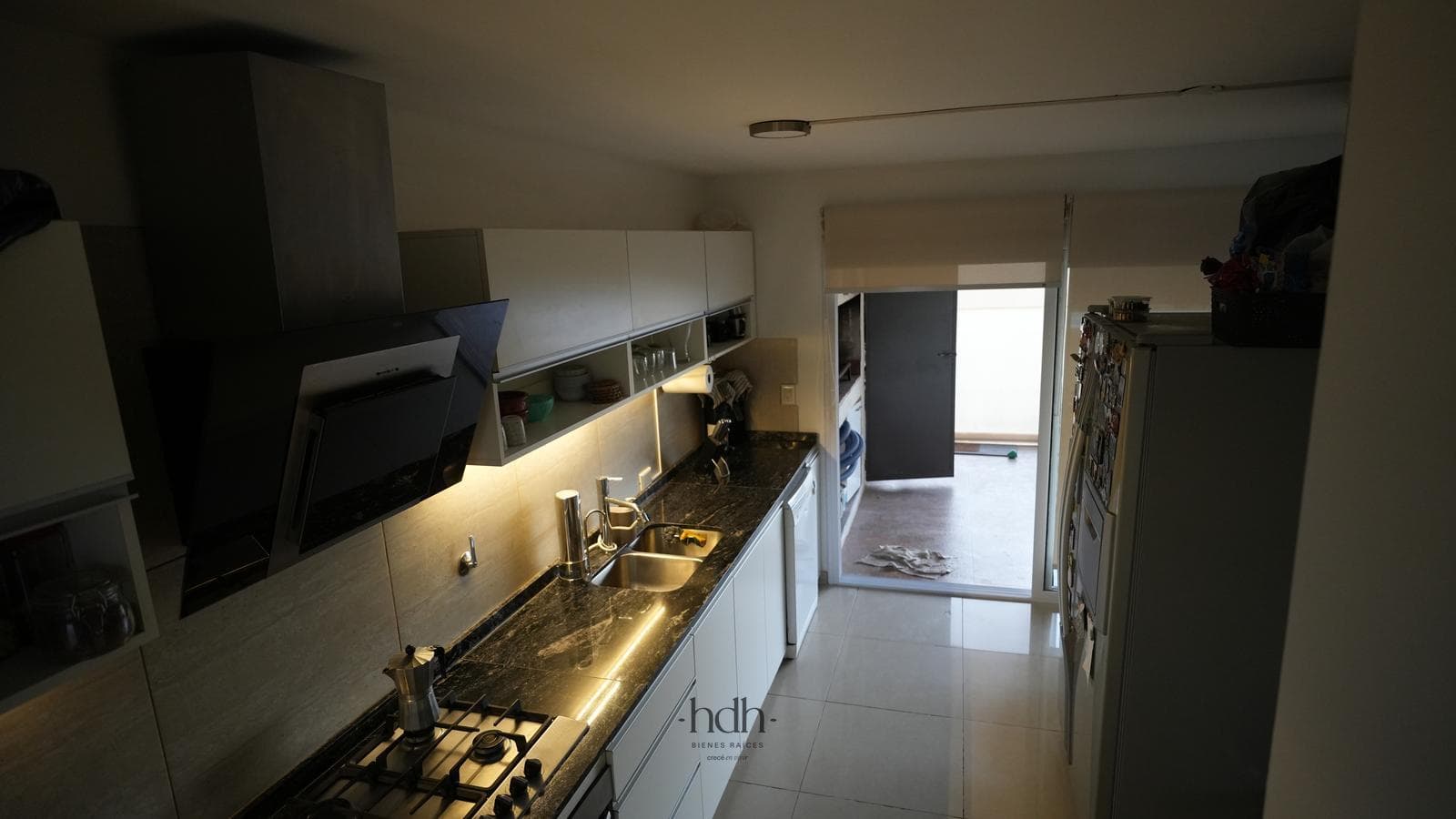 House for sale: 3 bedrooms, 2 bathrooms, pool, 24-hour security