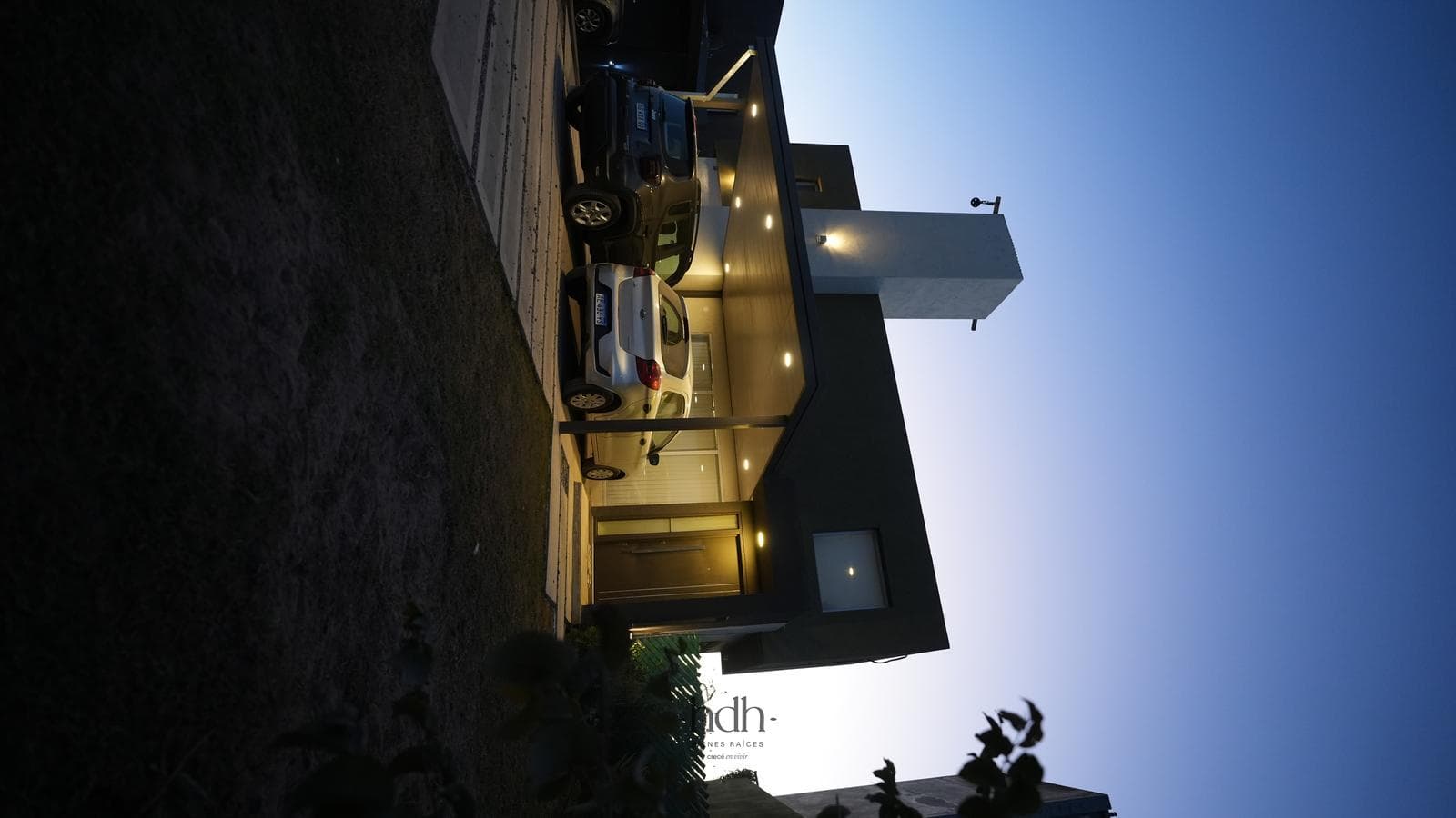 House for sale: 3 bedrooms, 2 bathrooms, pool, 24-hour security
