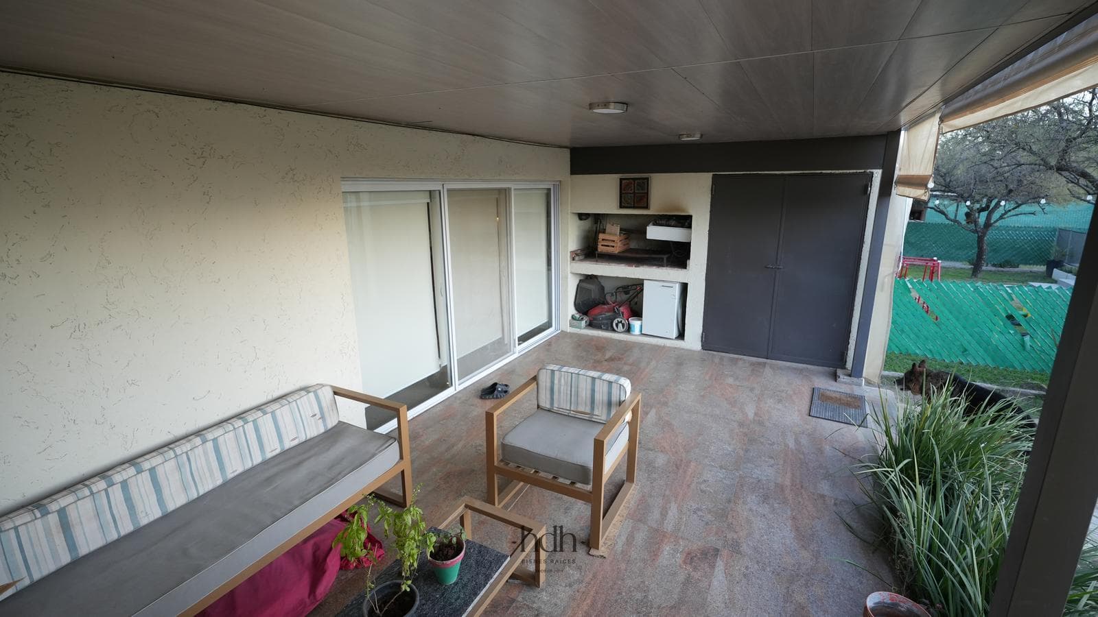 House for sale: 3 bedrooms, 2 bathrooms, pool, 24-hour security