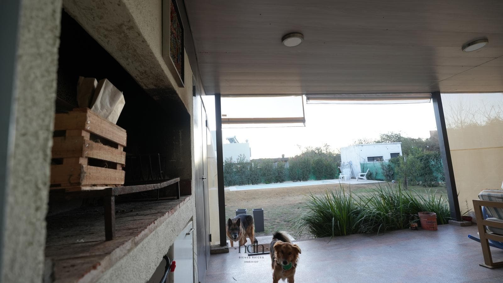 House for sale: 3 bedrooms, 2 bathrooms, pool, 24-hour security