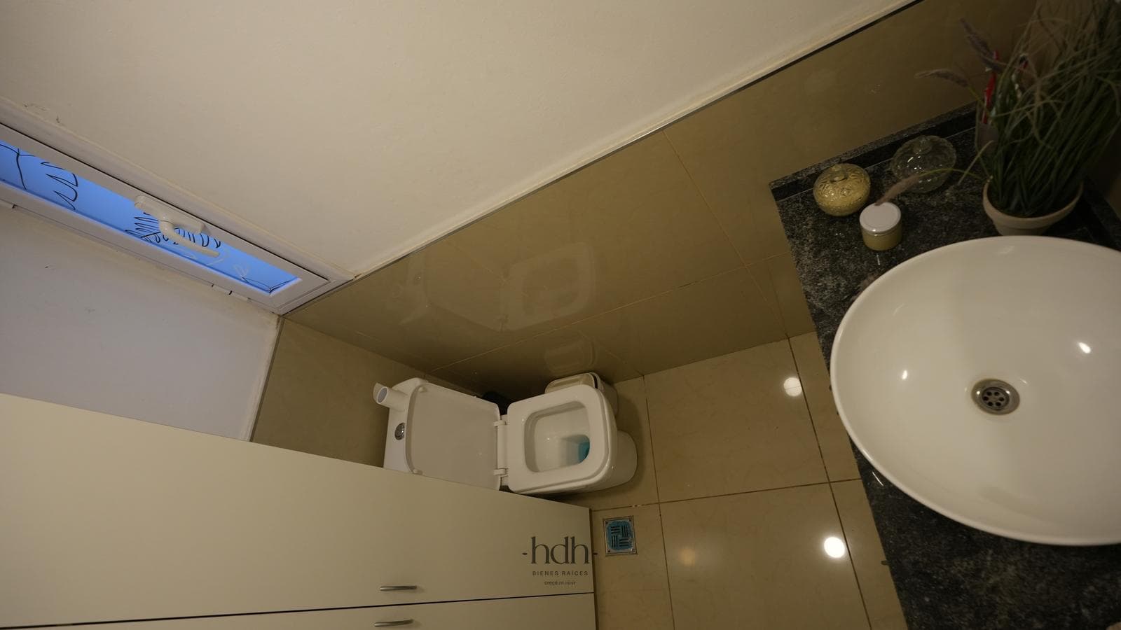 House for sale: 3 bedrooms, 2 bathrooms, pool, 24-hour security
