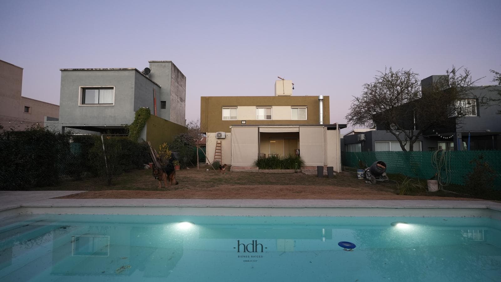 House for sale: 3 bedrooms, 2 bathrooms, pool, 24-hour security