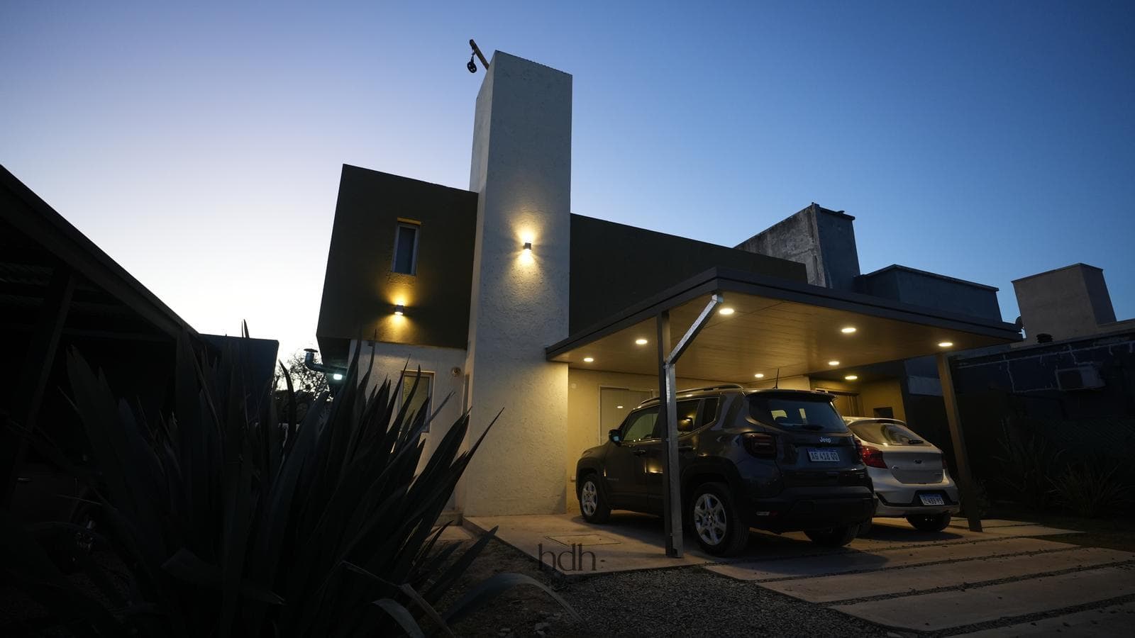 House for sale: 3 bedrooms, 2 bathrooms, pool, 24-hour security