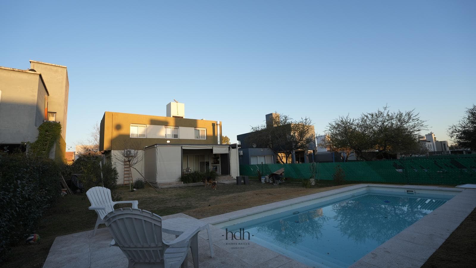 House for sale: 3 bedrooms, 2 bathrooms, pool, 24-hour security