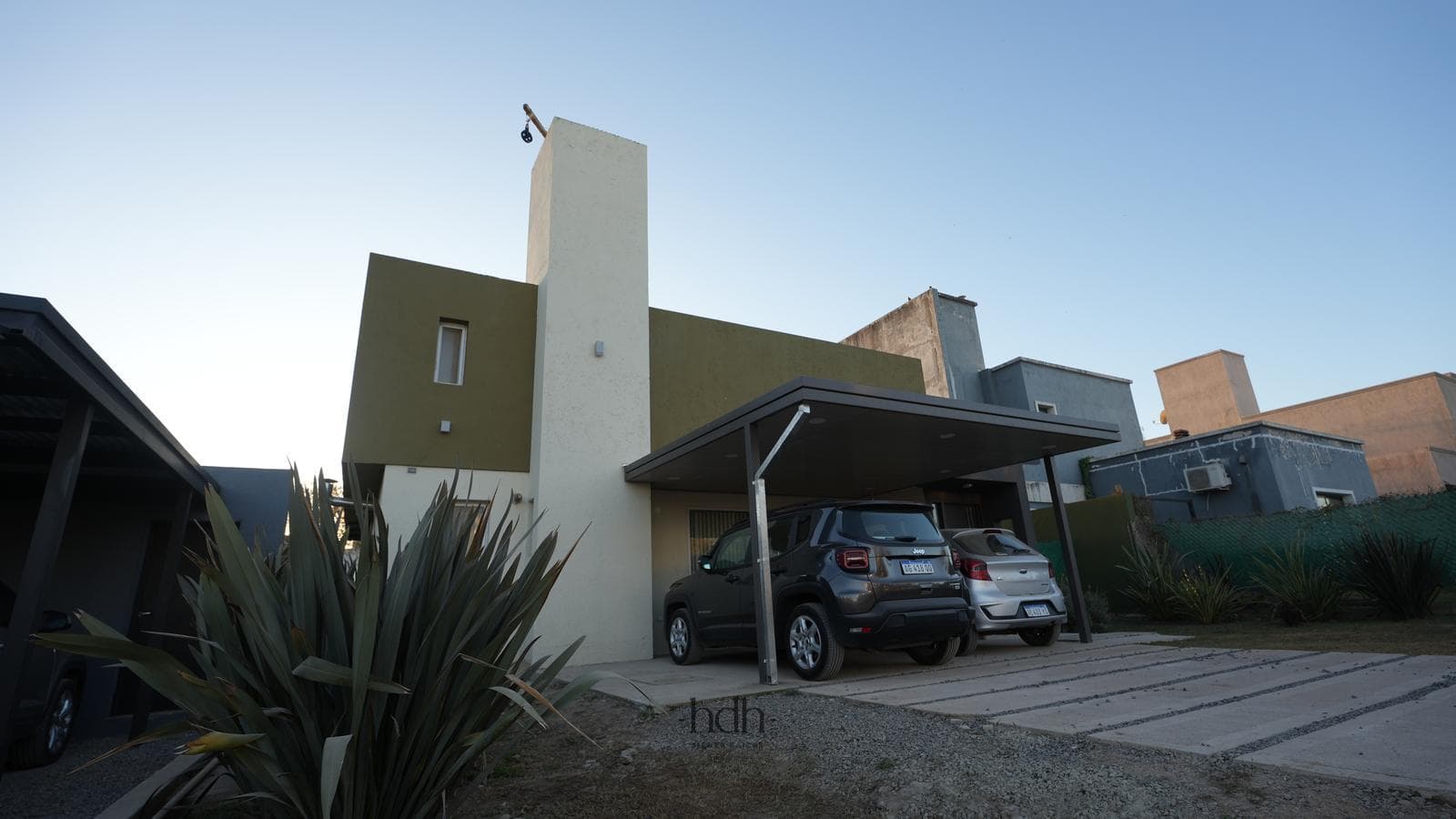 House for sale: 3 bedrooms, 2 bathrooms, pool, 24-hour security