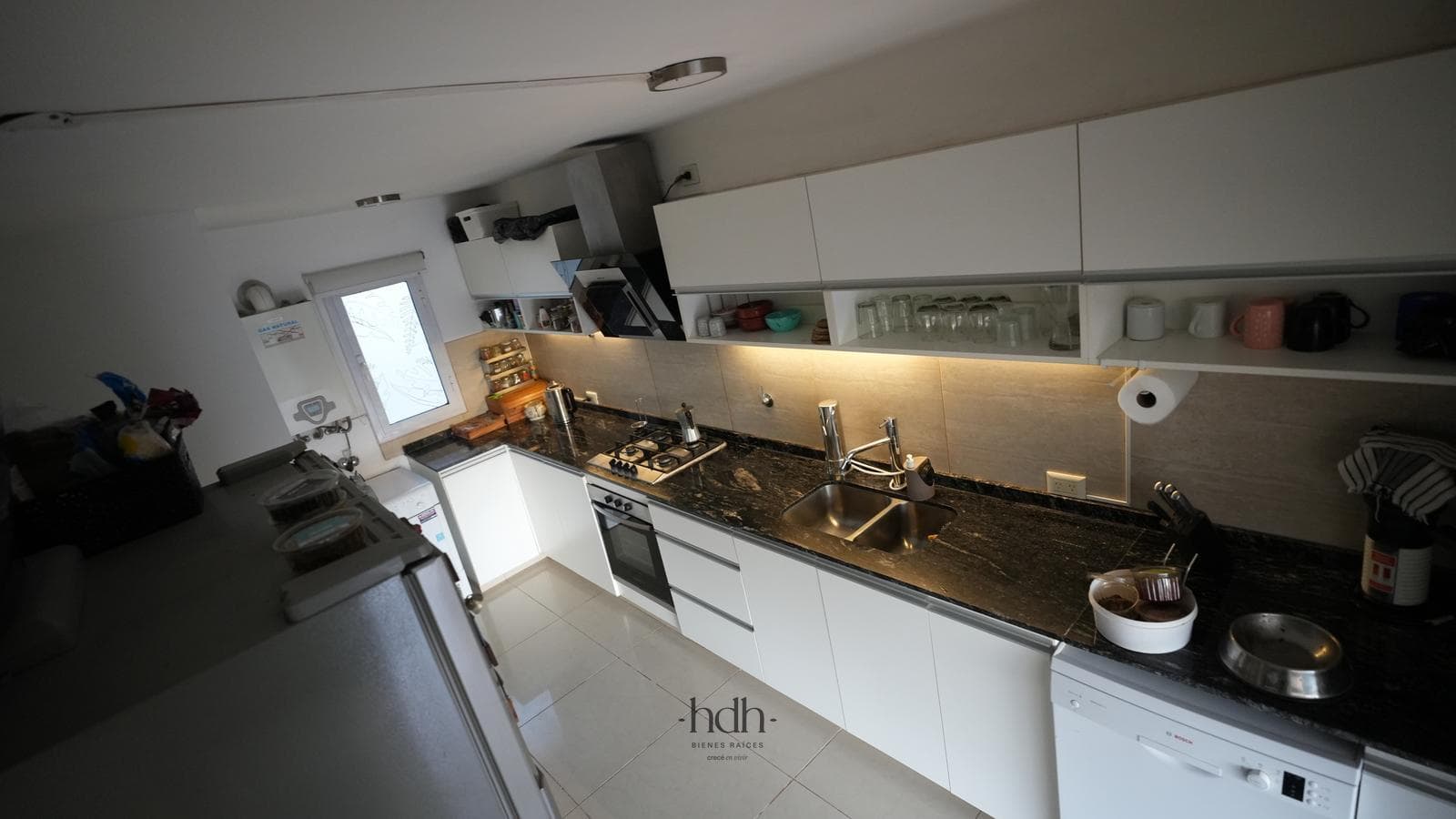 House for sale: 3 bedrooms, 2 bathrooms, pool, 24-hour security