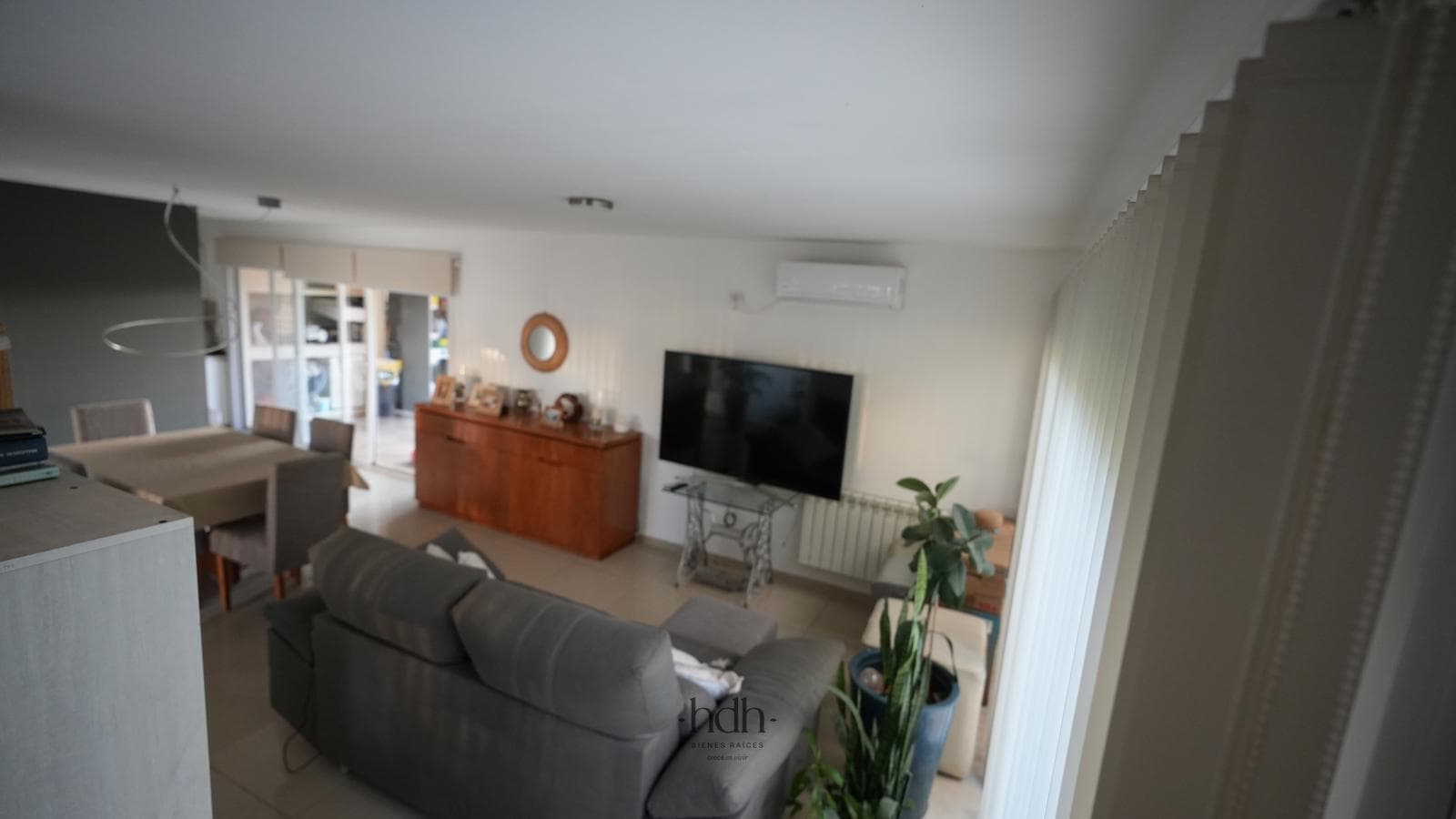House for sale: 3 bedrooms, 2 bathrooms, pool, 24-hour security