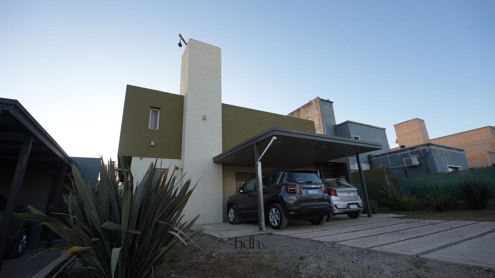 House for sale: 3 bedrooms, 2 bathrooms, pool, 24-hour security