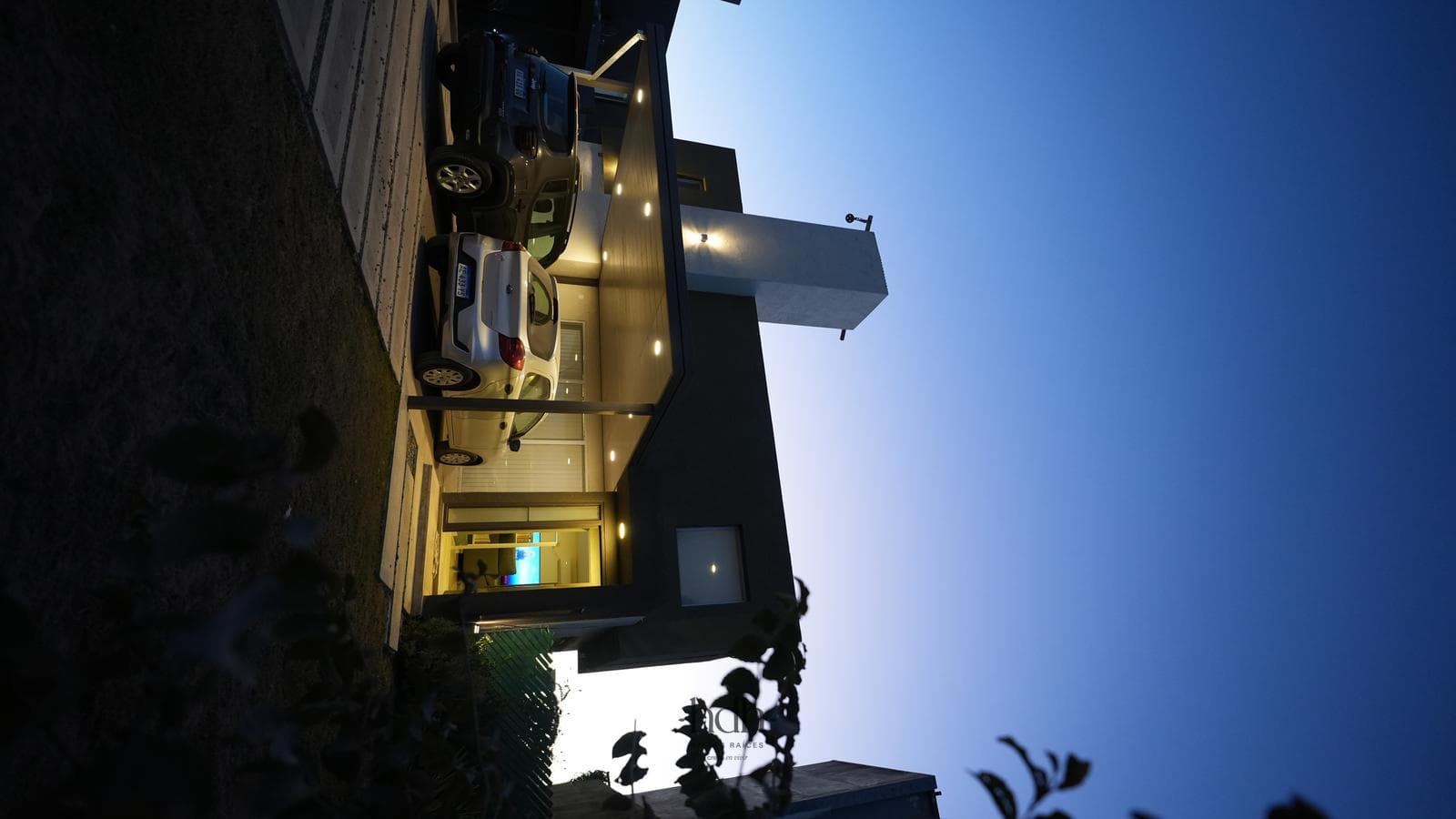 House for sale: 3 bedrooms, 2 bathrooms, pool, 24-hour security
