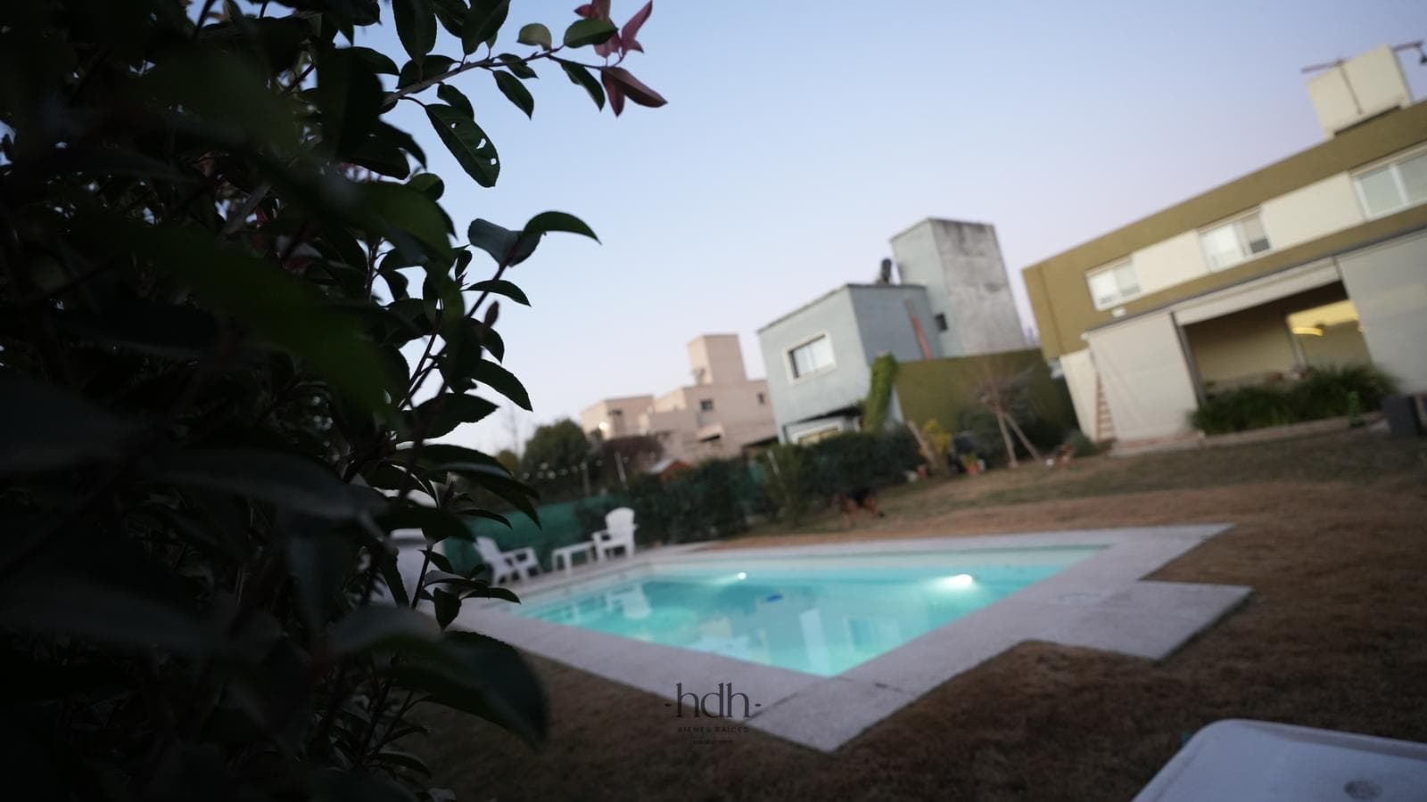 House for sale: 3 bedrooms, 2 bathrooms, pool, 24-hour security