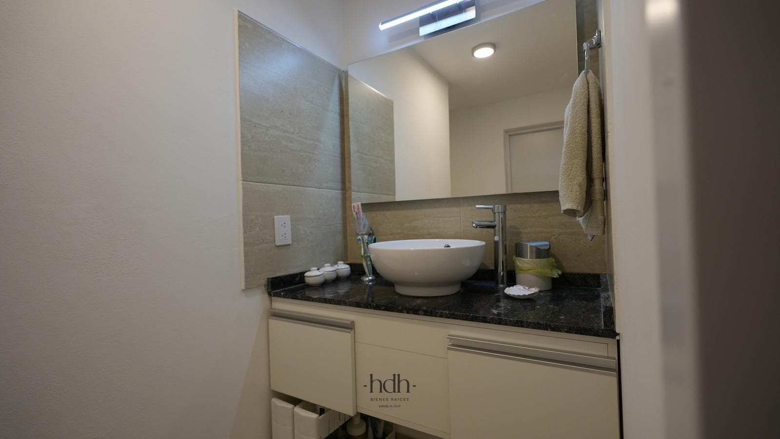 House for sale: 3 bedrooms, 2 bathrooms, pool, 24-hour security