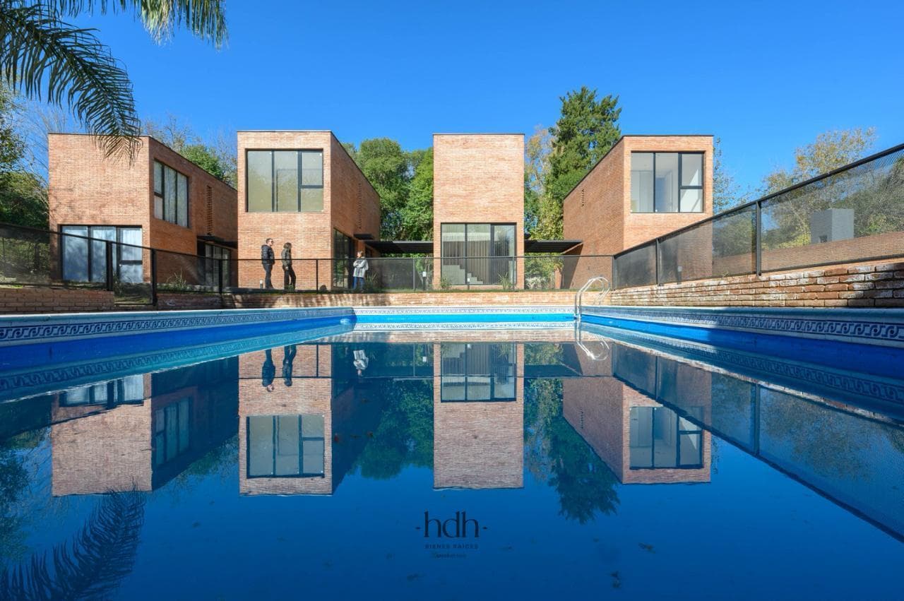 Duplex in Villa Allende: 2 bedrooms with a patio