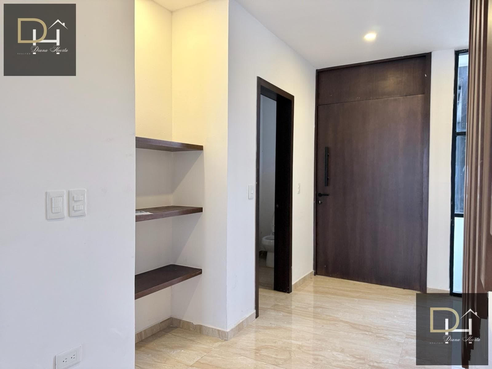 Beautiful house for sale or rent, just steps from the Clubhouse at Residencial Aqua!!
