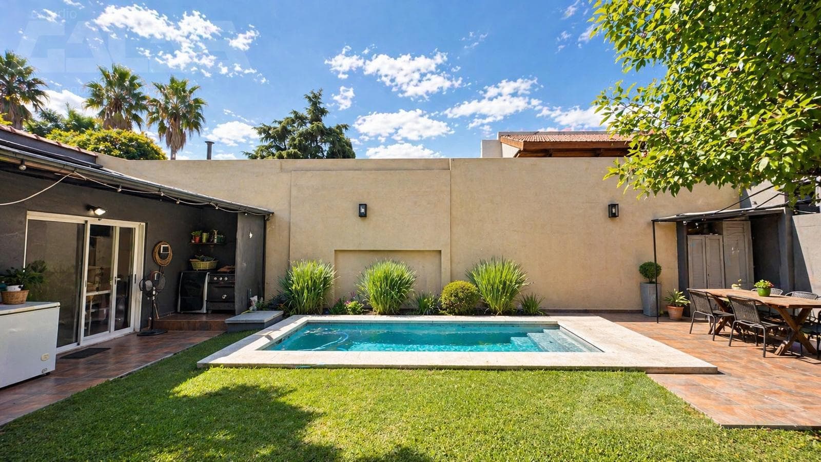 4-room house - 3 bedrooms - 2 bathrooms - Pool - Park - North Ituzaingo