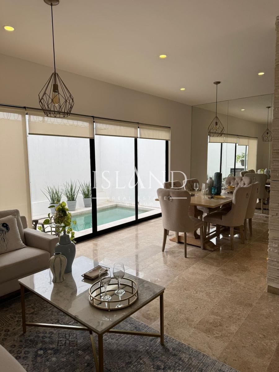 CASA EN VENTA EN CANCÚN, ARBOLADA