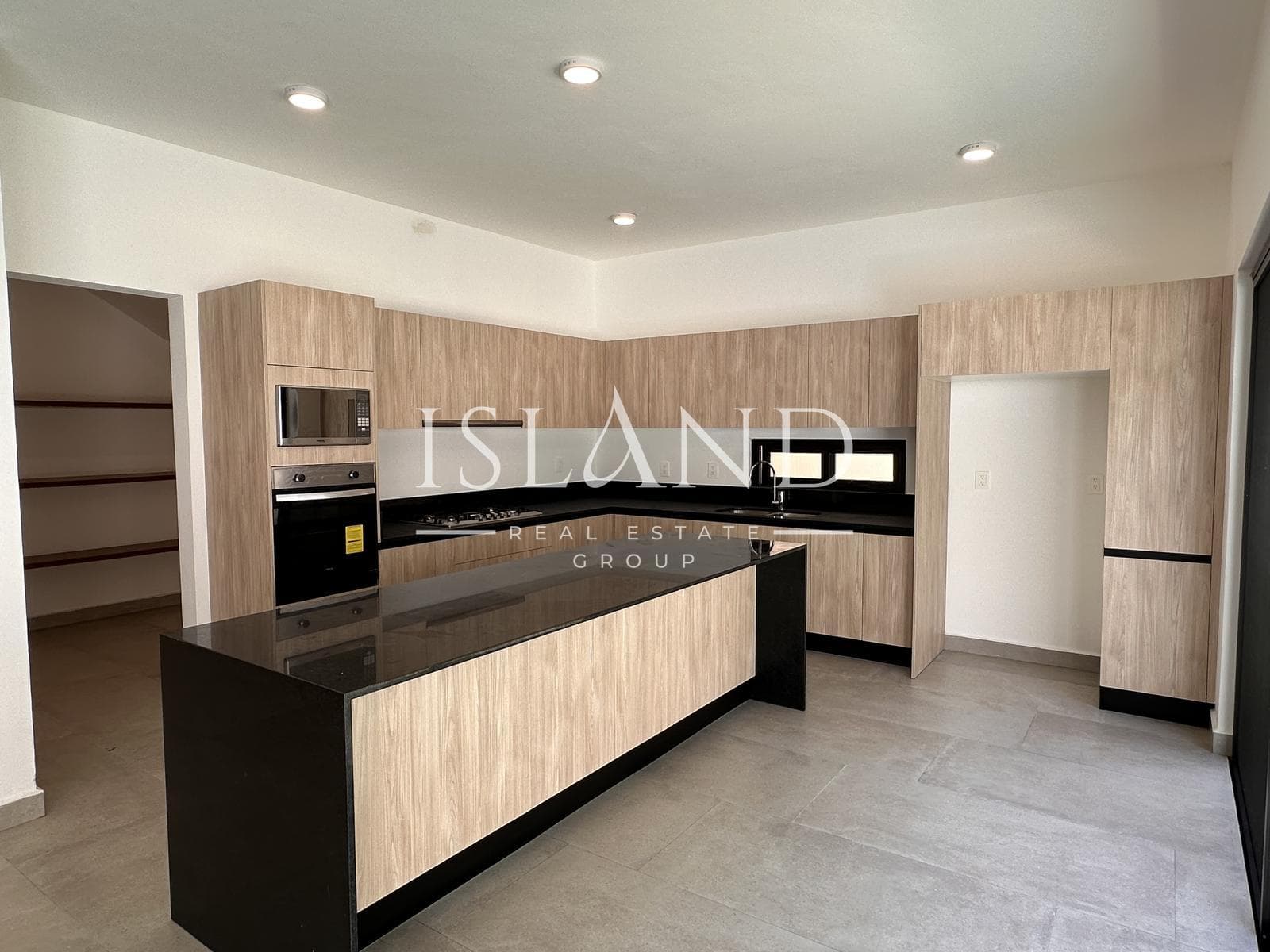 CASA EN VENTA EN CANCÚN, VÍA CUMBRES