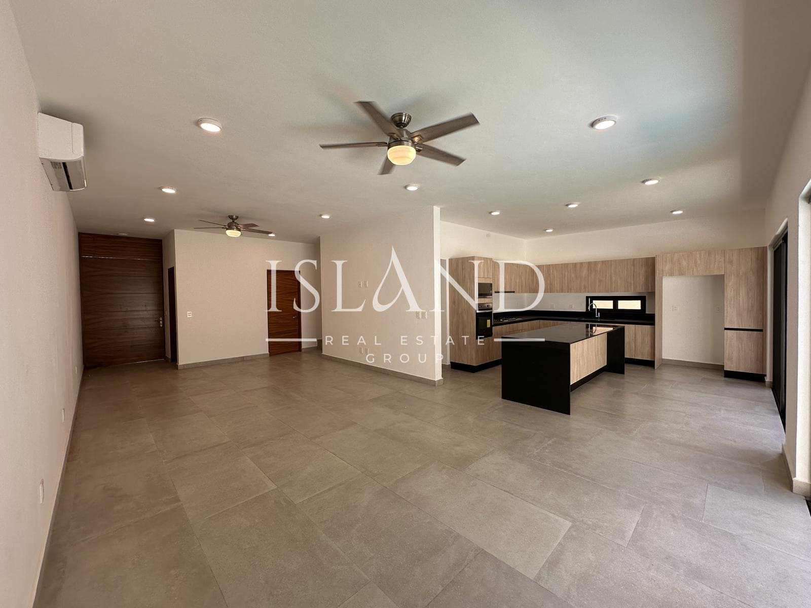 CASA EN VENTA EN CANCÚN, VÍA CUMBRES