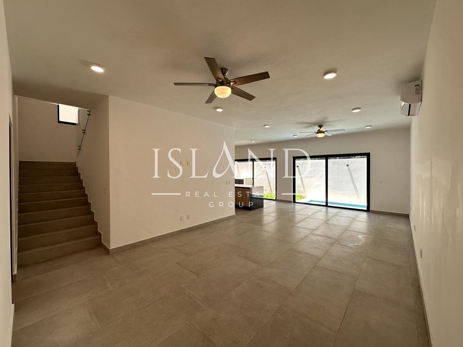 CASA EN VENTA EN CANCÚN, VÍA CUMBRES