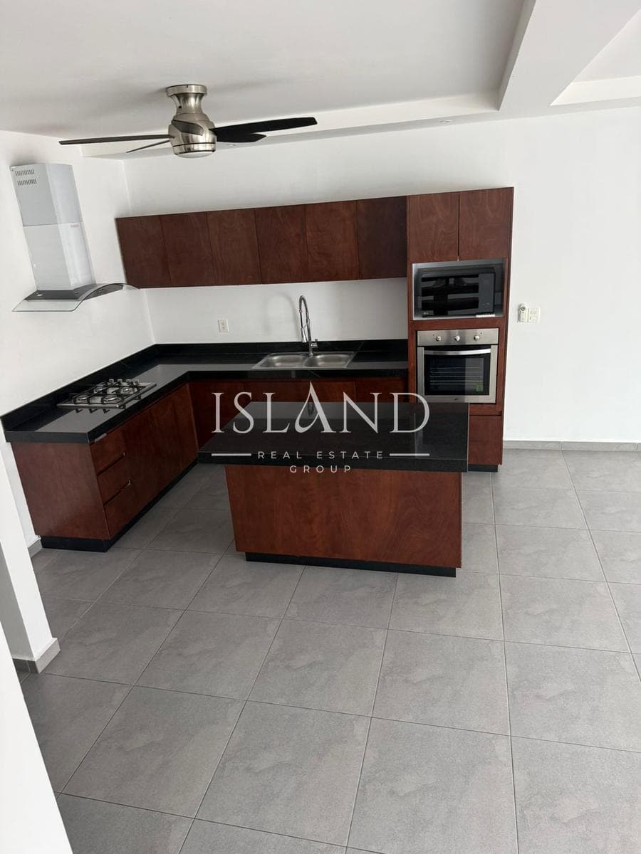 CASA EN VENTA EN CANCÚN, SUPERMANZANA 330