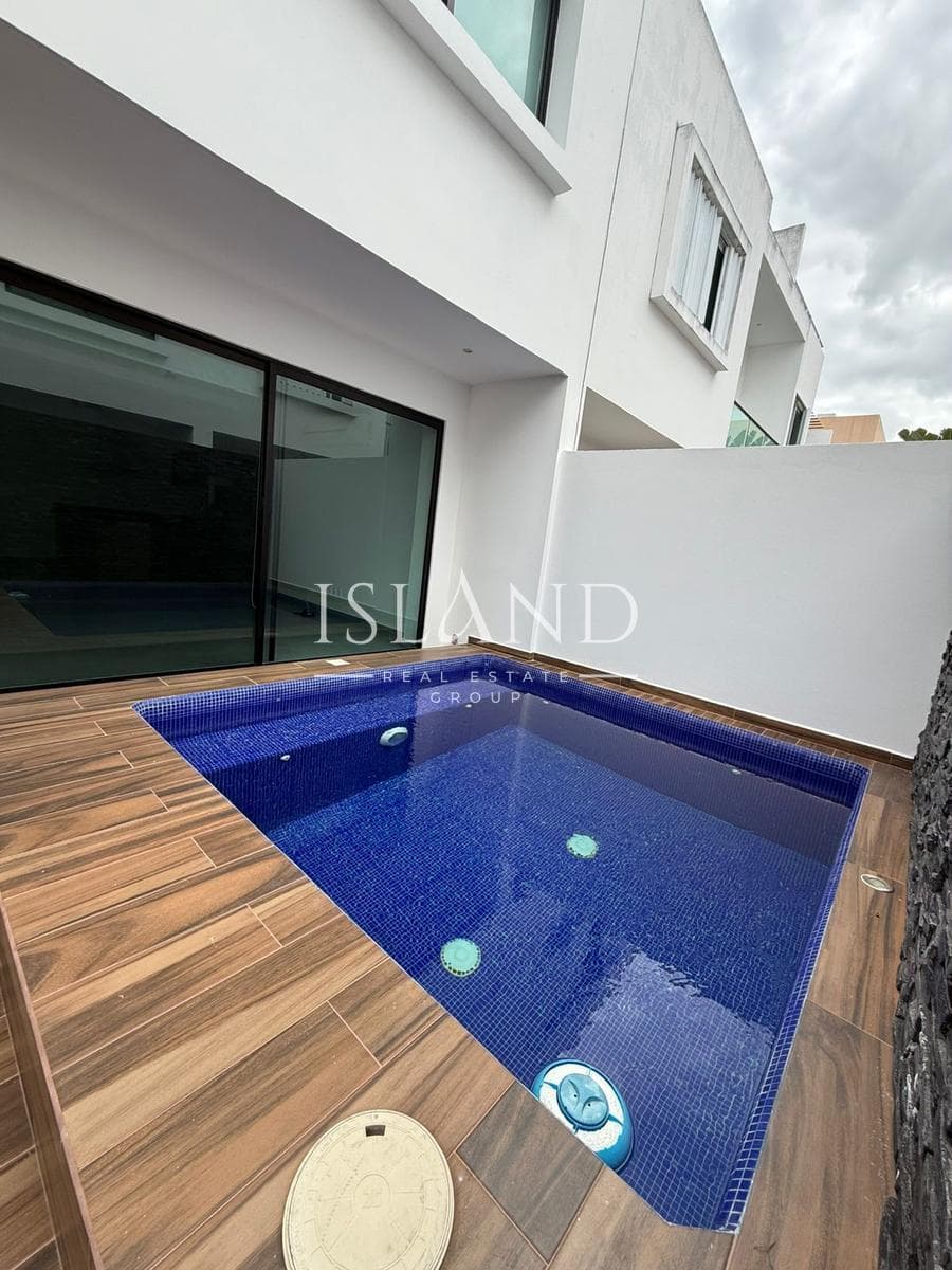 CASA EN VENTA EN CANCÚN, SUPERMANZANA 330