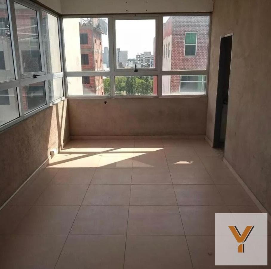 Office for sale - private office, dining room, and restrooms - 142 m² - Ciudad Jardín Del Palomar